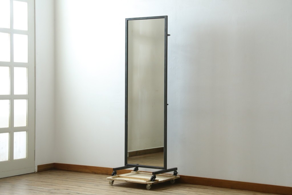 中古　美品　エグジットメタルワークサプライ(EXIT METAL WORK SUPPLY)　NRT-05　インダストリアルなデザインが格好いいスタンドミラー　定価約18万円　(R-080789)