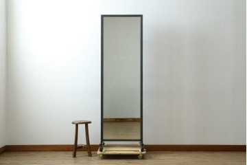 中古　美品　エグジットメタルワークサプライ(EXIT METAL WORK SUPPLY)　NRT-05　インダストリアルなデザインが格好いいスタンドミラー　定価約18万円　(R-080789)