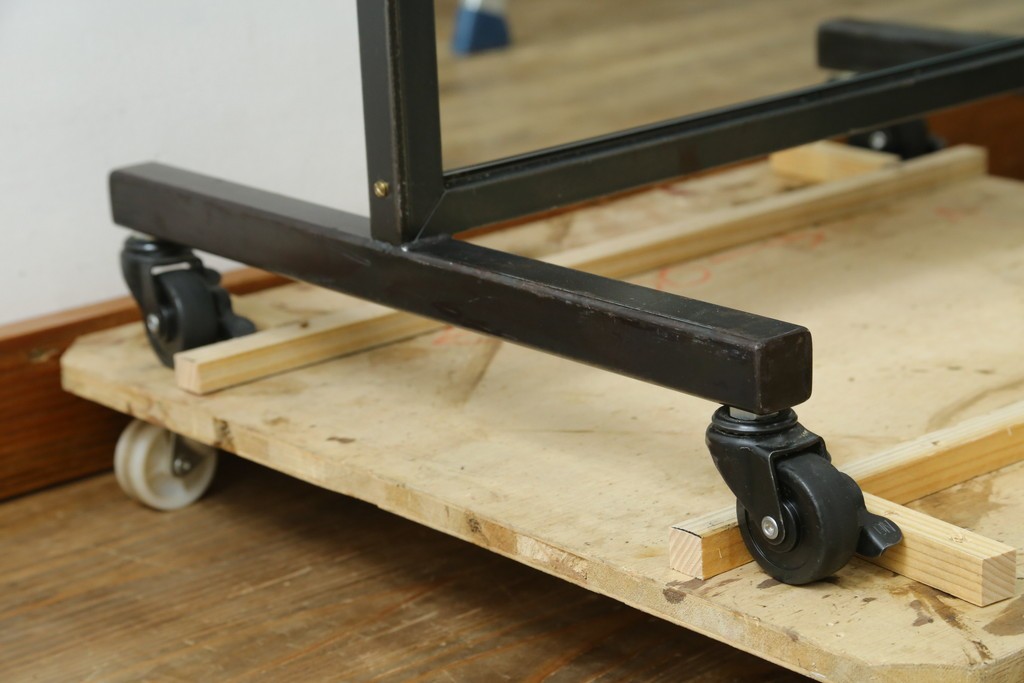 中古　美品　エグジットメタルワークサプライ(EXIT METAL WORK SUPPLY)　NRT-05　インダストリアルなデザインが格好いいスタンドミラー　定価約18万円　(R-080789)