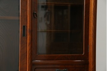 中古　美品　欅(ケヤキ)材　美しい木目と梅の彫刻が目を引く八尺サイズの茶箪笥　定価約120万円　(R-080790)