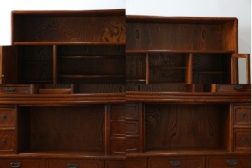 中古　美品　欅(ケヤキ)材　美しい木目と梅の彫刻が目を引く八尺サイズの茶箪笥　定価約120万円　(R-080790)