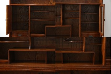 中古　美品　欅(ケヤキ)材　美しい木目と梅の彫刻が目を引く八尺サイズの茶箪笥　定価約120万円　(R-080790)