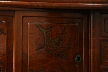 中古　美品　欅(ケヤキ)材　美しい木目と梅の彫刻が目を引く八尺サイズの茶箪笥　定価約120万円　(R-080790)