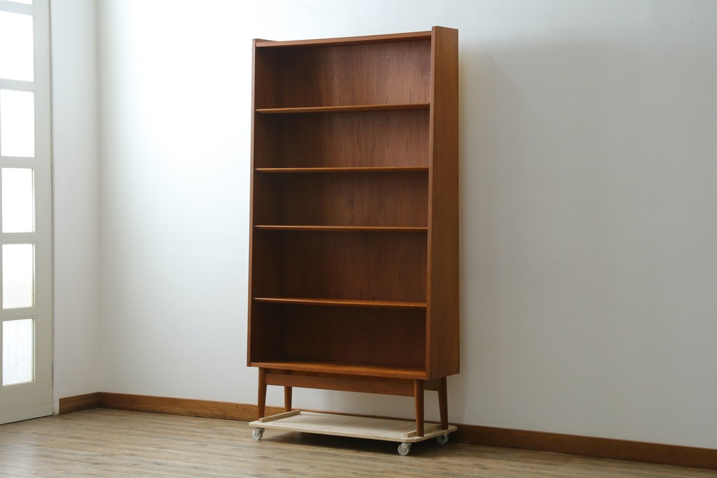 デンマークビンテージ　美品　Johannes Sorth(ヨハネス・ソース)　Bornholms Mobelfabrik社　シンプルでナチュラルな風合いが魅力のブックシェルフ　(R-080792)