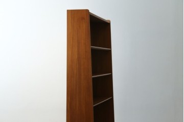 デンマークビンテージ　美品　Johannes Sorth(ヨハネス・ソース)　Bornholms Mobelfabrik社　シンプルでナチュラルな風合いが魅力のブックシェルフ　(R-080792)