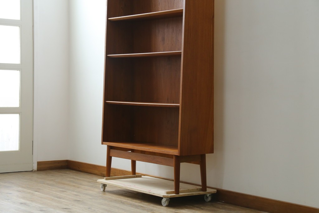 デンマークビンテージ　美品　Johannes Sorth(ヨハネス・ソース)　Bornholms Mobelfabrik社　シンプルでナチュラルな風合いが魅力のブックシェルフ　(R-080792)