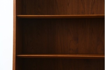 デンマークビンテージ　美品　Johannes Sorth(ヨハネス・ソース)　Bornholms Mobelfabrik社　シンプルでナチュラルな風合いが魅力のブックシェルフ　(R-080792)