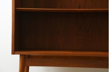 デンマークビンテージ　美品　Johannes Sorth(ヨハネス・ソース)　Bornholms Mobelfabrik社　シンプルでナチュラルな風合いが魅力のブックシェルフ　(R-080792)