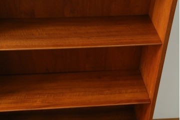 デンマークビンテージ　美品　Johannes Sorth(ヨハネス・ソース)　Bornholms Mobelfabrik社　シンプルでナチュラルな風合いが魅力のブックシェルフ　(R-080792)
