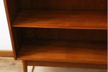 デンマークビンテージ　美品　Johannes Sorth(ヨハネス・ソース)　Bornholms Mobelfabrik社　シンプルでナチュラルな風合いが魅力のブックシェルフ　(R-080792)
