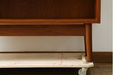 デンマークビンテージ　美品　Johannes Sorth(ヨハネス・ソース)　Bornholms Mobelfabrik社　シンプルでナチュラルな風合いが魅力のブックシェルフ　(R-080792)