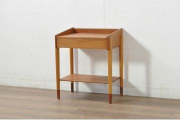 デンマークビンテージ　美品　Borge Mogensen(ボーエ・モーエンセン)デザイン　Soborg mobler(ソボー・モブラー)社　　チーク材×ビーチ材　ベッドサイドチェスト(model.148、ベッドサイドチェスト、ナイトテーブル、花台、飾り台、北欧、ヴィンテージ)(R-080799)