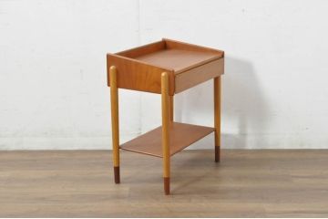 デンマークビンテージ　美品　Borge Mogensen(ボーエ・モーエンセン)デザイン　Soborg mobler(ソボー・モブラー)社　　チーク材×ビーチ材　ベッドサイドチェスト(model.148、ベッドサイドチェスト、ナイトテーブル、花台、飾り台、北欧、ヴィンテージ)(R-080799)