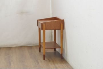 デンマークビンテージ　美品　Borge Mogensen(ボーエ・モーエンセン)デザイン　Soborg mobler(ソボー・モブラー)社　　チーク材×ビーチ材　ベッドサイドチェスト(model.148、ベッドサイドチェスト、ナイトテーブル、花台、飾り台、北欧、ヴィンテージ)(R-080799)