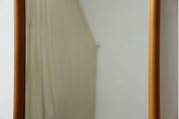 北欧ビンテージ　スウェーデン　Froseke AB Nybrofabriken社　Kristallglas VA　チーク材　落ち着きのある色味とシンプルなデザインが魅力的なウォールミラー(姿見、壁掛け鏡、ヴィンテージ)(R-080801)