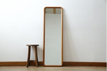 北欧ビンテージ　スウェーデン　Froseke AB Nybrofabriken社　Kristallglas VA　チーク材　落ち着きのある色味とシンプルなデザインが魅力的なウォールミラー(姿見、壁掛け鏡、ヴィンテージ)(R-080801)