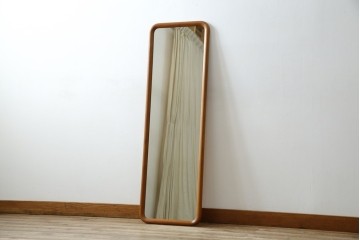 北欧ビンテージ　スウェーデン　Froseke AB Nybrofabriken社　Kristallglas VA　チーク材　落ち着きのある色味とシンプルなデザインが魅力的なウォールミラー(姿見、壁掛け鏡、ヴィンテージ)(R-080801)