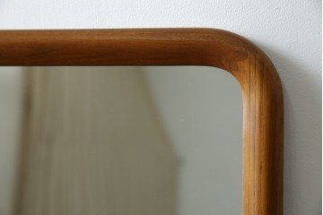 北欧ビンテージ　スウェーデン　Froseke AB Nybrofabriken社　Kristallglas VA　チーク材　落ち着きのある色味とシンプルなデザインが魅力的なウォールミラー(姿見、壁掛け鏡、ヴィンテージ)(R-080801)