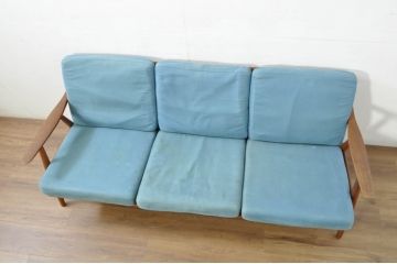 北欧家具　デンマークビンテージ　Hans J Wegner(ハンス・J・ウェグナー)　GETAMA(ゲタマ)　GE270-3　洗練された佇まいが目を引く3人掛けソファ(3P、三人掛け、アームソファ、トリプルソファ、3シーター、北欧、ヴィンテージ)(R-080804)