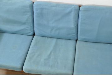 北欧家具　デンマークビンテージ　Hans J Wegner(ハンス・J・ウェグナー)　GETAMA(ゲタマ)　GE270-3　洗練された佇まいが目を引く3人掛けソファ(3P、三人掛け、アームソファ、トリプルソファ、3シーター、北欧、ヴィンテージ)(R-080804)
