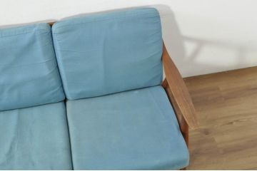 北欧家具　デンマークビンテージ　Hans J Wegner(ハンス・J・ウェグナー)　GETAMA(ゲタマ)　GE270-3　洗練された佇まいが目を引く3人掛けソファ(3P、三人掛け、アームソファ、トリプルソファ、3シーター、北欧、ヴィンテージ)(R-080804)