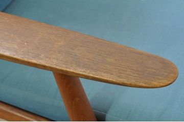 北欧家具　デンマークビンテージ　Hans J Wegner(ハンス・J・ウェグナー)　GETAMA(ゲタマ)　GE270-3　洗練された佇まいが目を引く3人掛けソファ(3P、三人掛け、アームソファ、トリプルソファ、3シーター、北欧、ヴィンテージ)(R-080804)