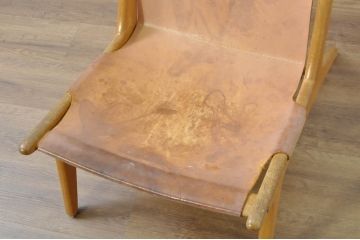 【簡易リペア限定品】北欧ビンテージ　スウェーデン　Luxus(ラクサス)社製　Uno&Osten Kristiansson(ウノ&オステン・クリスチャンソン兄弟)　モデル204　本革(レザー)　個性的なデザインが目を惹くハンティングチェア(ラウンジチェア、イージーチェア、ヴィンテージ)(R-080805)