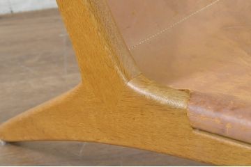 【簡易リペア限定品】北欧ビンテージ　スウェーデン　Luxus(ラクサス)社製　Uno&Osten Kristiansson(ウノ&オステン・クリスチャンソン兄弟)　モデル204　本革(レザー)　個性的なデザインが目を惹くハンティングチェア(ラウンジチェア、イージーチェア、ヴィンテージ)(R-080805)