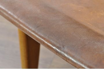 【簡易リペア限定品】北欧ビンテージ　スウェーデン　Luxus(ラクサス)社製　Uno&Osten Kristiansson(ウノ&オステン・クリスチャンソン兄弟)　モデル204　本革(レザー)　個性的なデザインが目を惹くハンティングチェア(ラウンジチェア、イージーチェア、ヴィンテージ)(R-080805)