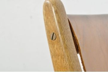 【簡易リペア限定品】北欧ビンテージ　スウェーデン　Luxus(ラクサス)社製　Uno&Osten Kristiansson(ウノ&オステン・クリスチャンソン兄弟)　モデル204　本革(レザー)　個性的なデザインが目を惹くハンティングチェア(ラウンジチェア、イージーチェア、ヴィンテージ)(R-080805)