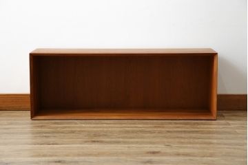 デンマークビンテージ　チーク材　細部にこだわりを感じる洗練されたデザインが素敵な収納棚(収納箱、収納ボックス、ウォールシェルフ、本棚、書棚、北欧ヴィンテージ)(R-080808)