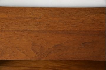 デンマークビンテージ　チーク材　細部にこだわりを感じる洗練されたデザインが素敵な収納棚(収納箱、収納ボックス、ウォールシェルフ、本棚、書棚、北欧ヴィンテージ)(R-080808)