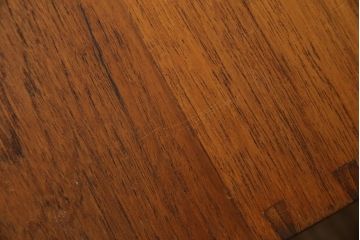 デンマークビンテージ　チーク材　細部にこだわりを感じる洗練されたデザインが素敵な収納棚(収納箱、収納ボックス、ウォールシェルフ、本棚、書棚、北欧ヴィンテージ)(R-080808)