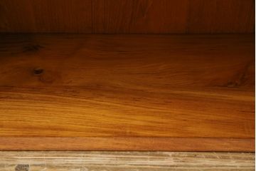 デンマークビンテージ　チーク材　細部にこだわりを感じる洗練されたデザインが素敵な収納棚(収納箱、収納ボックス、ウォールシェルフ、本棚、書棚、北欧ヴィンテージ)(R-080808)
