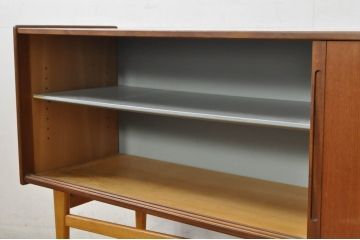 北欧ビンテージ　スウェーデン　ULFERTS(ウルフォーツ、ウルフェルツ)社　チーク材　スタイリッシュなデザインが魅力的なサイドボード(収納棚、戸棚、サイドキャビネット、ヴィンテージ)(R-080809)