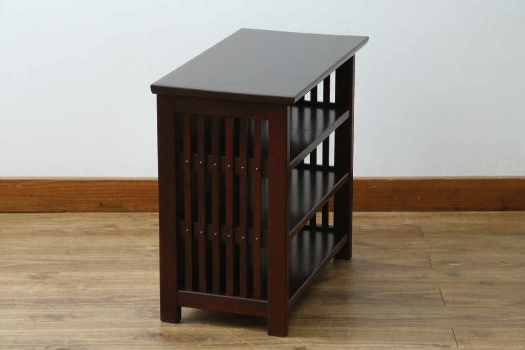 中古　美品　九州民芸家具　格子デザインがモダンな小振りの飾り棚　(R-080817)