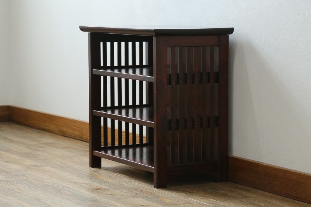 中古　美品　九州民芸家具　格子デザインがモダンな小振りの飾り棚　(R-080817)