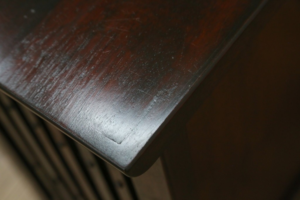 中古　美品　九州民芸家具　格子デザインがモダンな小振りの飾り棚　(R-080817)