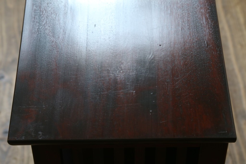 中古　美品　九州民芸家具　格子デザインがモダンな小振りの飾り棚　(R-080817)