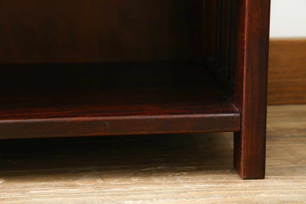 中古　美品　九州民芸家具　格子デザインがモダンな小振りの飾り棚　(R-080817)