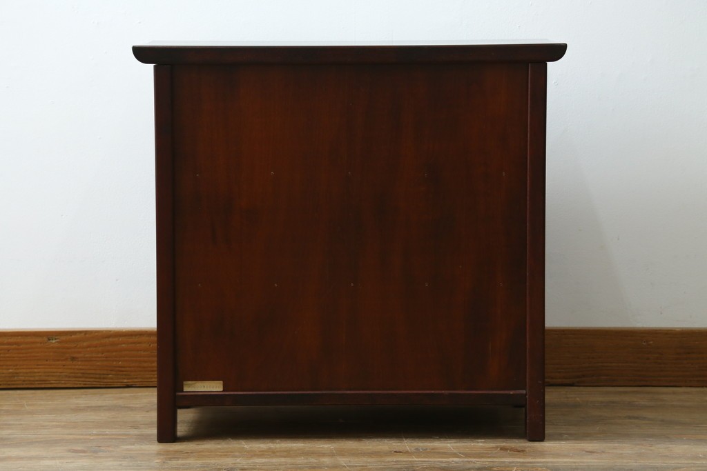 中古　美品　九州民芸家具　格子デザインがモダンな小振りの飾り棚　(R-080817)