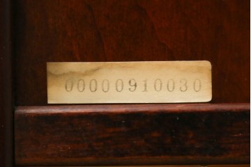 中古　美品　九州民芸家具　格子デザインがモダンな小振りの飾り棚　(R-080817)