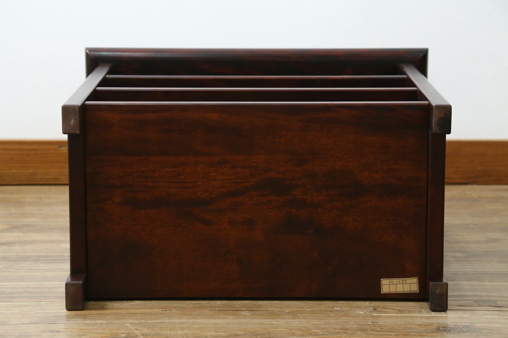 中古　美品　九州民芸家具　格子デザインがモダンな小振りの飾り棚　(R-080817)