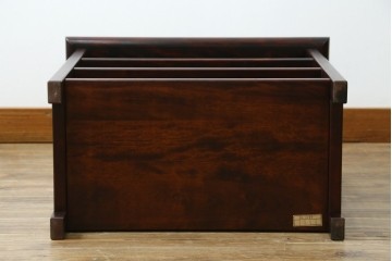 中古　美品　九州民芸家具　格子デザインがモダンな小振りの飾り棚　(R-080817)