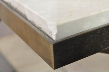 中古　特注!　オーダー品　アンティーク　真鍮(しんちゅう)調　天板の大理石に目を惹かれるモダンな雰囲気のローテーブル(リビングテーブル、センターテーブル、カクテルテーブル)(製作費約35万円)(R-080824)