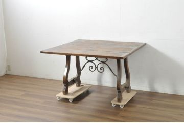 フランスアンティーク　希少な作り　バーチ材　ロートアイアンと天板のヒンジ金具が素敵なバタフライテーブル(サイドテーブル、エクステンションテーブル、2人掛け、4人掛け、作業台)(R-080825)