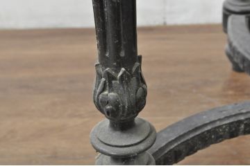 フランスアンティーク　ブラックペイント　天板大理石　美しい彫刻のサイドテーブル(カフェテーブル、コーヒーテーブル、ナイトテーブル、コンソールテーブル)(R-080828)