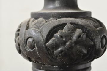 フランスアンティーク　ブラックペイント　天板大理石　美しい彫刻のサイドテーブル(カフェテーブル、コーヒーテーブル、ナイトテーブル、コンソールテーブル)(R-080828)