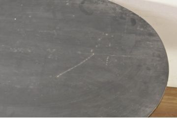 フランスアンティーク　ブラックペイント　動物の爪先を象った脚がポイントのシンプルなオーバルテーブル(4人掛け、2人掛け、ダイニングテーブル、ラウンドテーブル、丸テーブル)(R-080833)