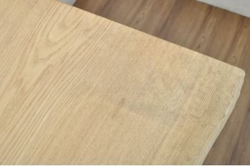 中古　オーダー製作品　鉄脚(アイアンレッグ)のすっきりとしたデザインが魅力的なタモ材一枚板の特大テーブル(食卓、4人掛け、6人掛け、ダイニングテーブル、作業台、ワークテーブル)(製作費約60万円)(R-080839)